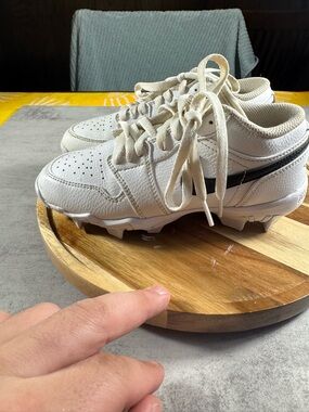 Jordan 1 Low Cleats White Little/Big Kids' (GS) | Size  2.5Y